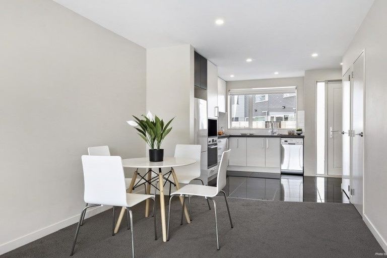 Photo of property in 6/2 Stone Street, Miramar, Wellington, 6022