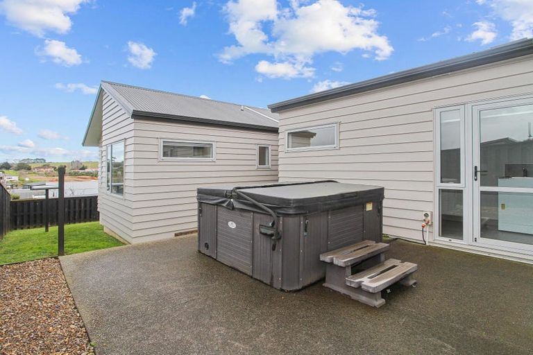 Photo of property in 41 Anselmi Ridge Road, Pukekohe, 2120