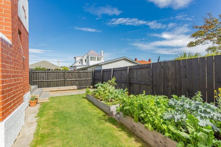 Photo of property in 92 Hargest Crescent, Saint Clair, Dunedin, 9012