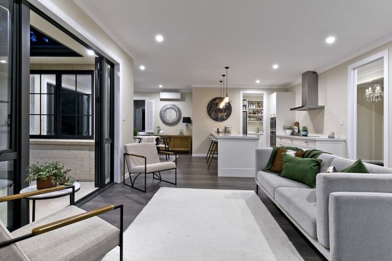 Photo of property in 11 Traffic Road, Greenhithe, Auckland, 0632