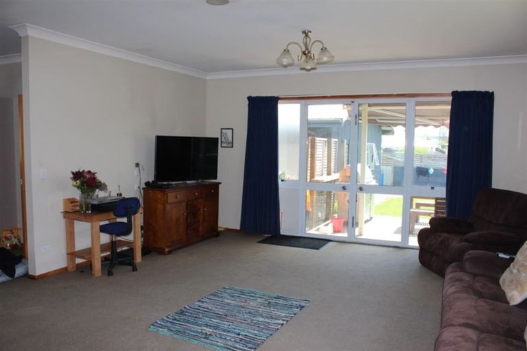 Photo of property in 18 Johnson Street, Milton, 9220