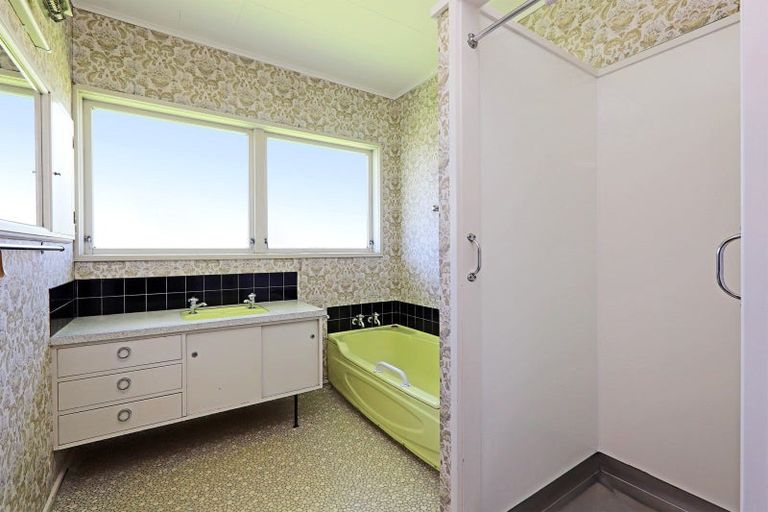 Photo of property in 37 Bill Hercock Street, Pirimai, Napier, 4112