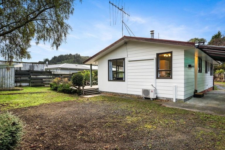 Photo of property in 14b Crystal Grove, Birchville, Upper Hutt, 5018
