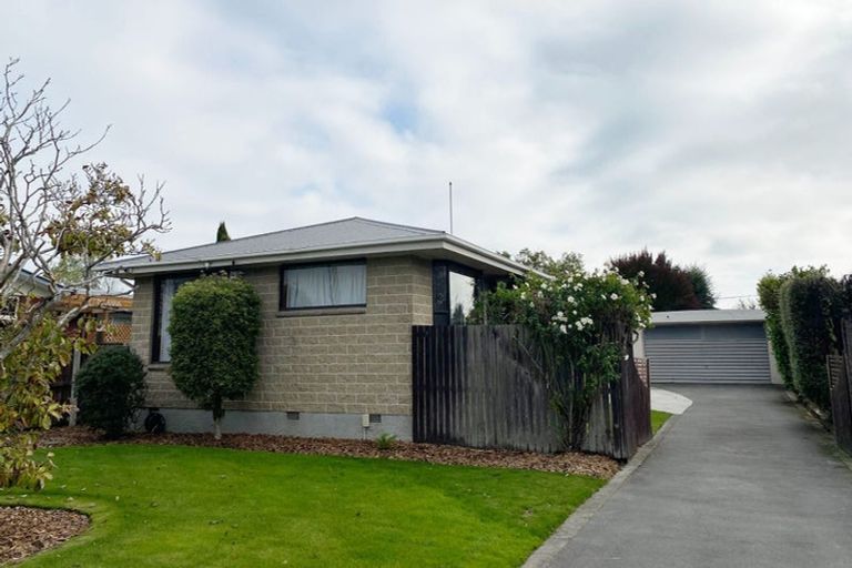 Photo of property in 15 Oldwood Street, Bishopdale, Christchurch, 8053