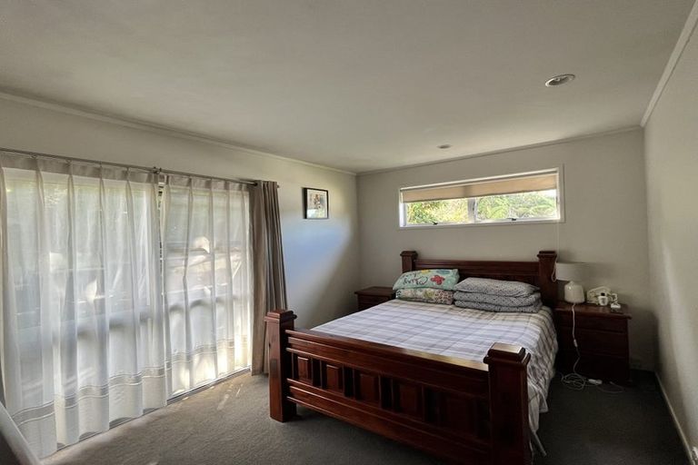 Photo of property in 25 Halberg Street, Glenfield, Auckland, 0629