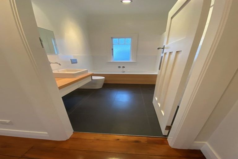 Photo of property in 7 Cuba Street, Petone, Lower Hutt, 5012