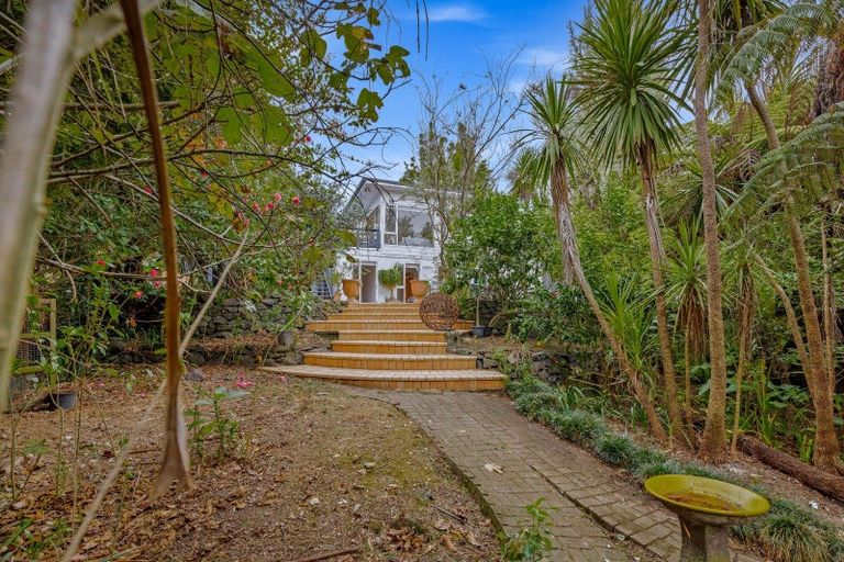 Photo of property in 27 Hebron Road, Waiake, Auckland, 0630