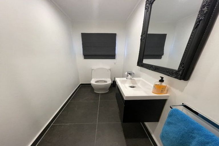 Photo of property in 54 Spence Road, Henderson, Auckland, 0612