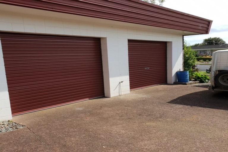 Photo of property in 19 Racecourse Road, Waiuku, 2123