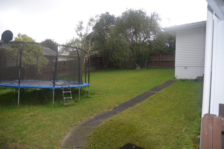 Photo of property in 8 Makora Road, Massey, Auckland, 0614