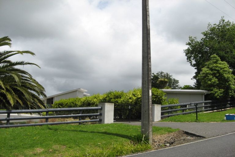 Photo of property in 175 Hanham Road, Kumeu, 0891