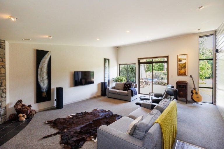 Photo of property in 291 Napier Road, Kelvin Grove, Palmerston North, 4470