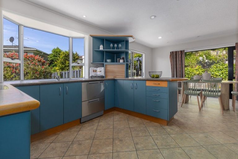 Photo of property in 10 Bosun Terrace, Whitby, Porirua, 5024