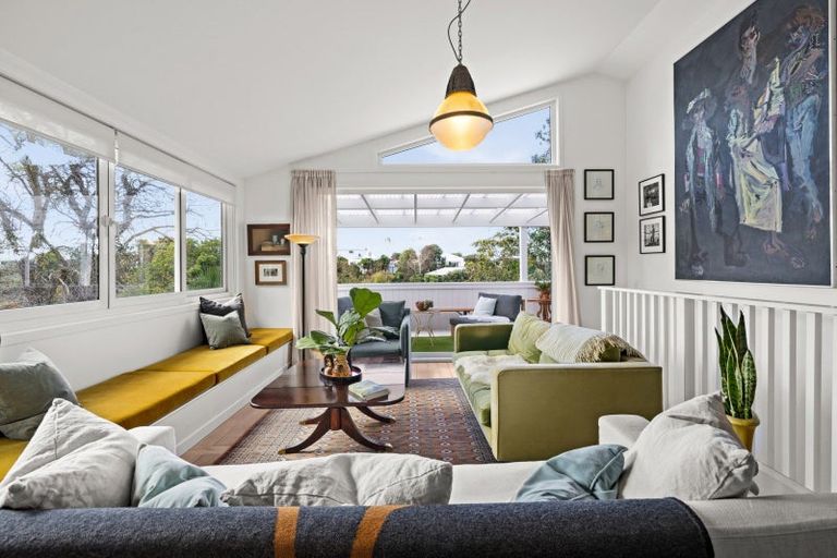 Photo of property in 6 Finnis Lane, Hospital Hill, Napier, 4110