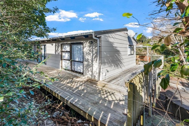 Photo of property in 52a D'oyly Drive, Stanmore Bay, Whangaparaoa, 0932
