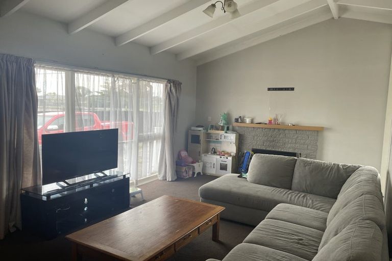 Photo of property in 1/124 Breezes Road, Avondale, Christchurch, 8061