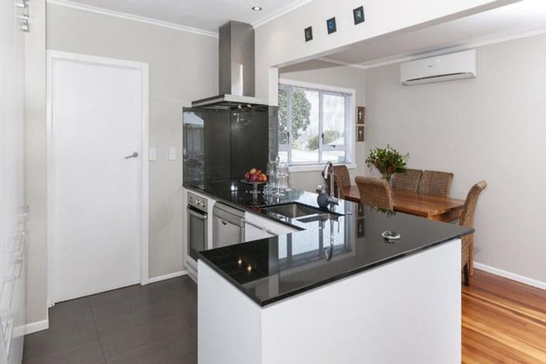 Photo of property in 1/28 Bleakhouse Road, Howick, Auckland, 2014