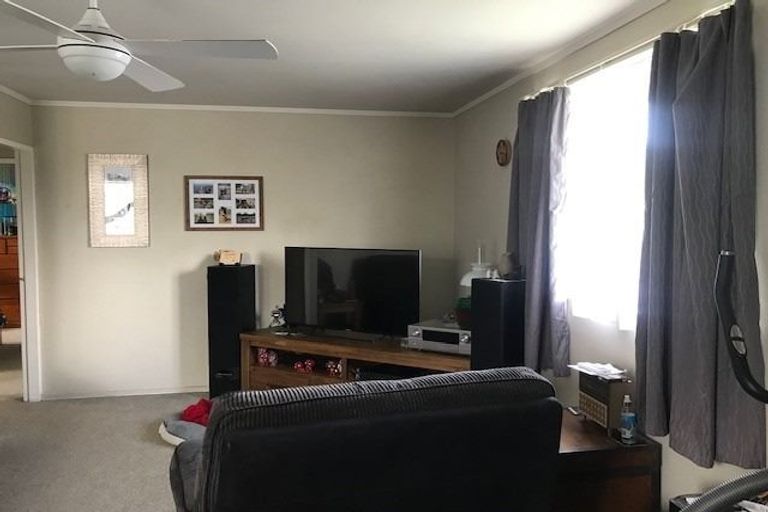 Photo of property in 2/59 Redcrest Avenue, Red Hill, Papakura, 2110