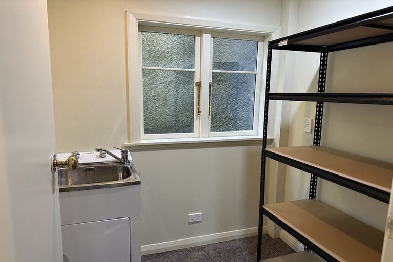 Photo of property in 42 Raroa Road, Kelburn, Wellington, 6012