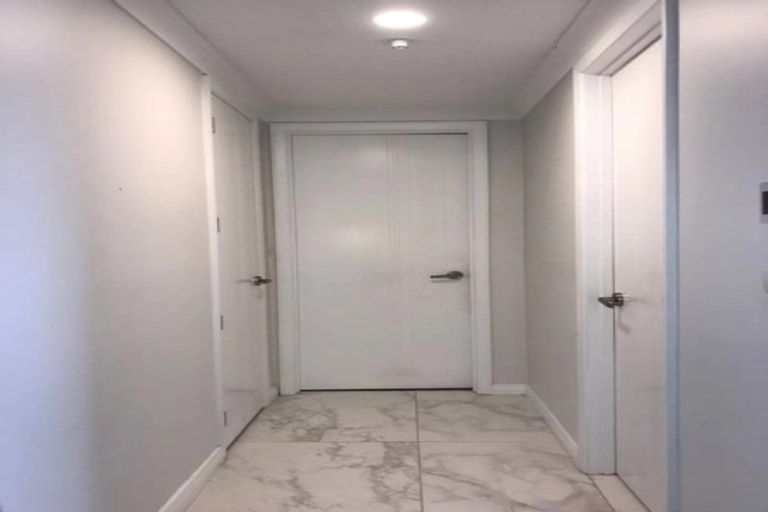 Photo of property in 14 Lagonda Rise, Oteha, Auckland, 0632