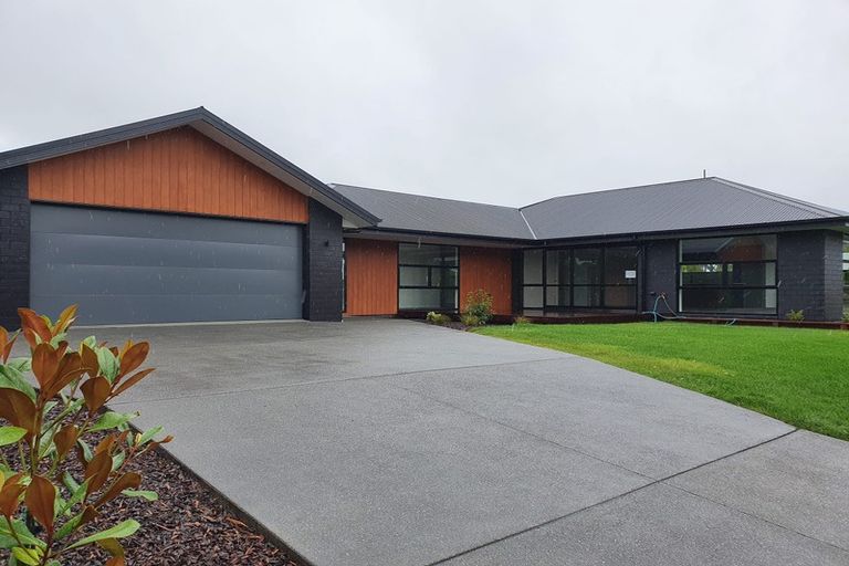 Photo of property in 2 Horomaka Street, Pegasus, 7612