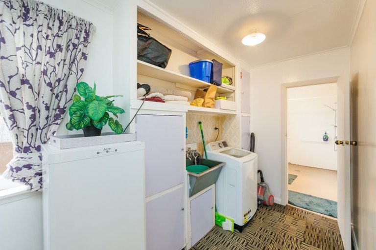 Photo of property in 43 Richmond Avenue, Takaro, Palmerston North, 4410