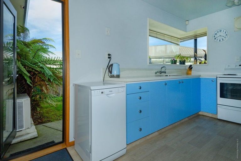 Photo of property in 2/25 Aberfoyle Place, Parklands, Christchurch, 8083