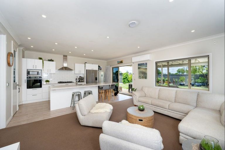 Photo of property in Heynes Place, 14 Heynes Place, Clive, 4102