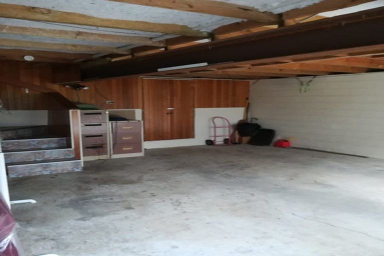 Photo of property in 70 Millbrook Road, Henderson, Auckland, 0612