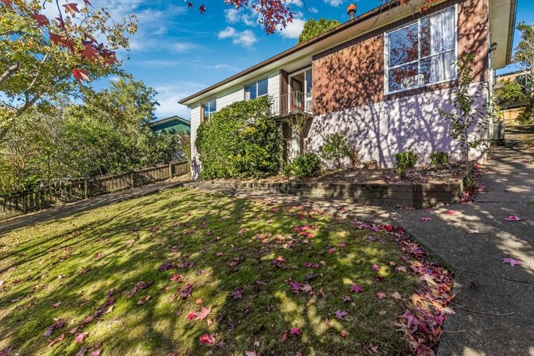 Photo of property in 8 Glucina Place, Glen Eden, Auckland, 0602