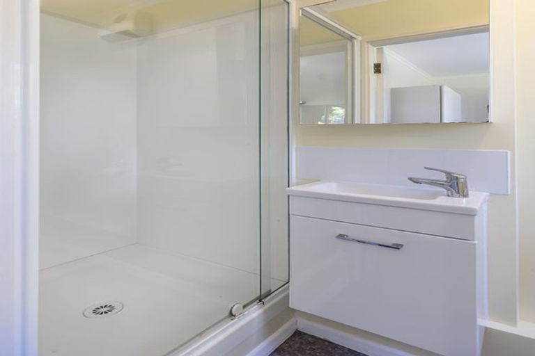 Photo of property in 2 Corlett Road, Plimmerton, Porirua, 5026