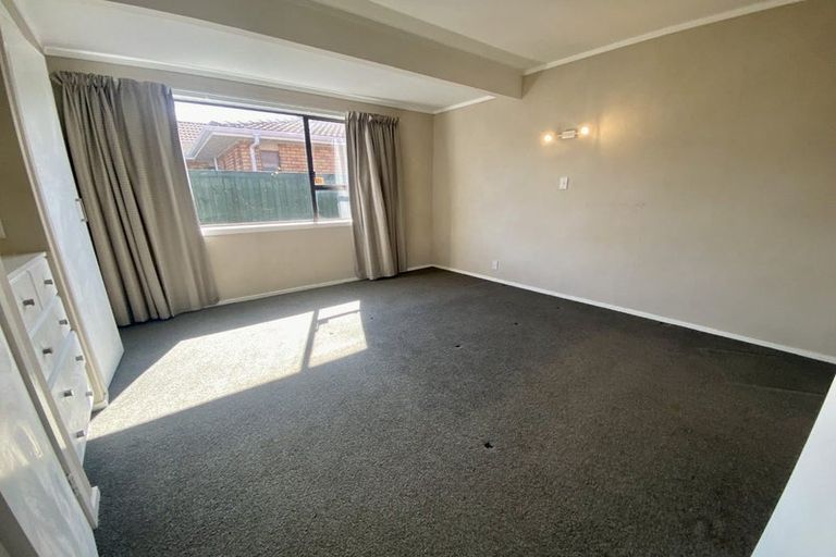 Photo of property in 1/38 Takapu Street, Henderson, Auckland, 0612