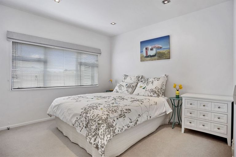 Photo of property in 220a Ocean Road, Whangamata, 3620