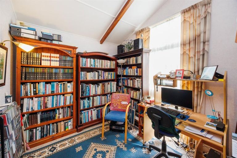 Photo of property in 14 Totara Street, Marton, 4710