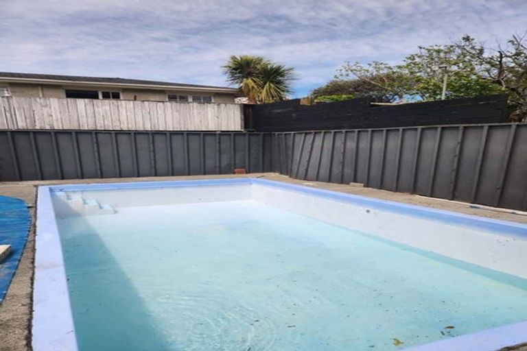 Photo of property in 6 Gray Avenue, Paraparaumu Beach, Paraparaumu, 5032