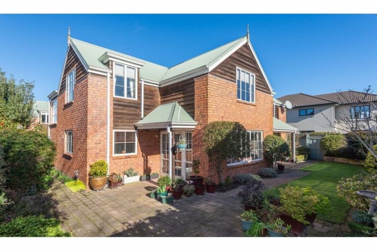 Photo of property in 2/61 Hawkesbury Avenue, St Albans, Christchurch, 8014