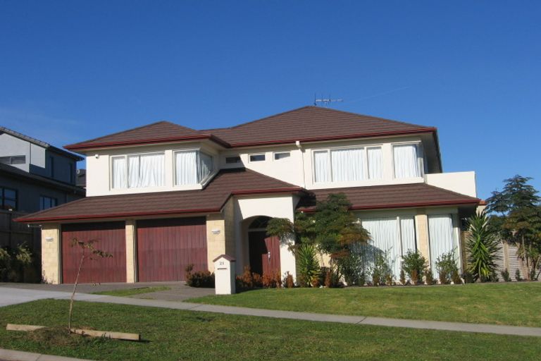 Photo of property in 21 Dunvegan Rise, East Tamaki Heights, Auckland, 2016