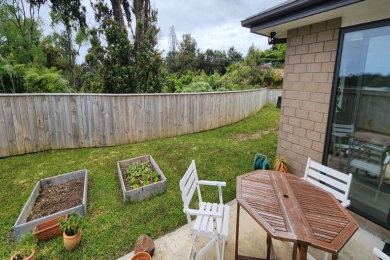 Photo of property in 5 Totarahoe Lane, Whalers Gate, New Plymouth, 4310