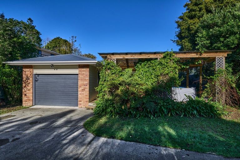 Photo of property in 1a Peel Place, Wainuiomata, Lower Hutt, 5014