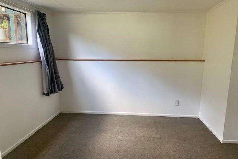 Photo of property in 727 Swanson Road, Swanson, Auckland, 0612