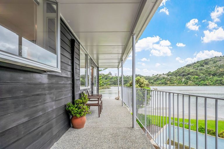 Photo of property in 17 Weranui Road, Waiwera, 0994