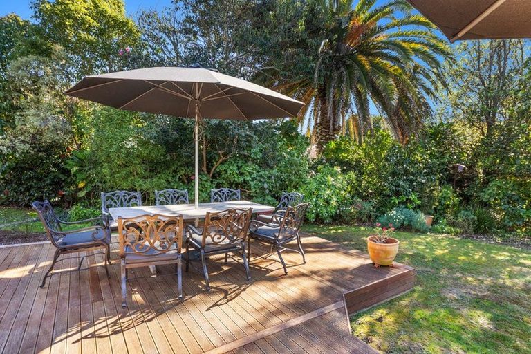 Photo of property in 21 Hurunui Street, Waikanae, 5036