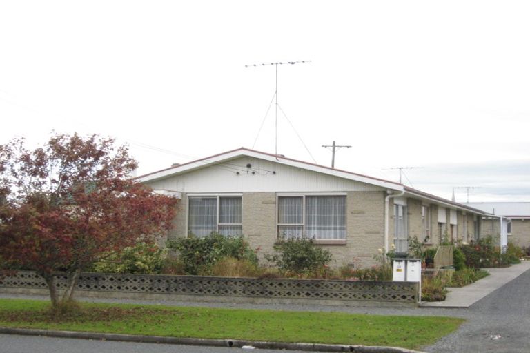 Photo of property in 1/12 Chaucer Street, Milton, 9220