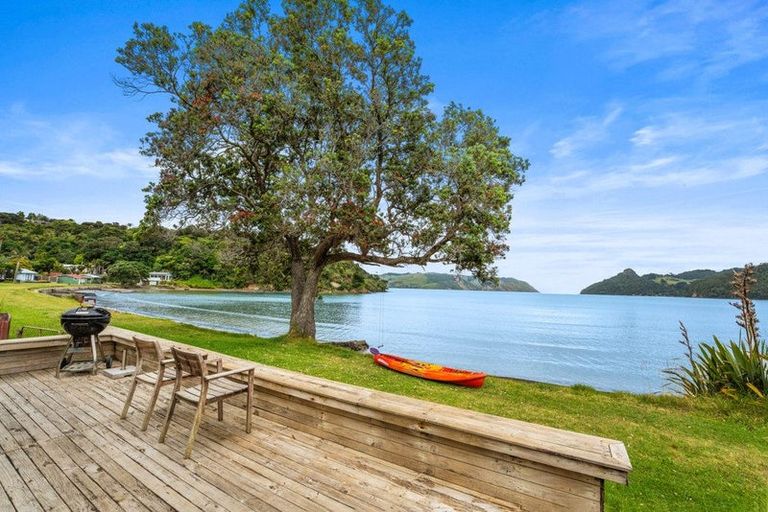 Photo of property in 3 Foster Avenue, Huia, Auckland, 0604