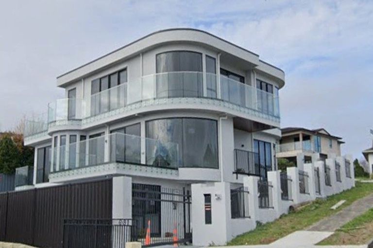 Photo of property in 1 Bartells Drive, Goodwood Heights, Auckland, 2105