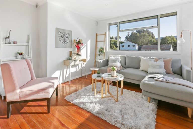 Photo of property in 21 Martin Street, Ranui, Porirua, 5024