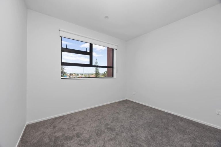 Photo of property in 3/3153 Great North Road, New Lynn, Auckland, 0600