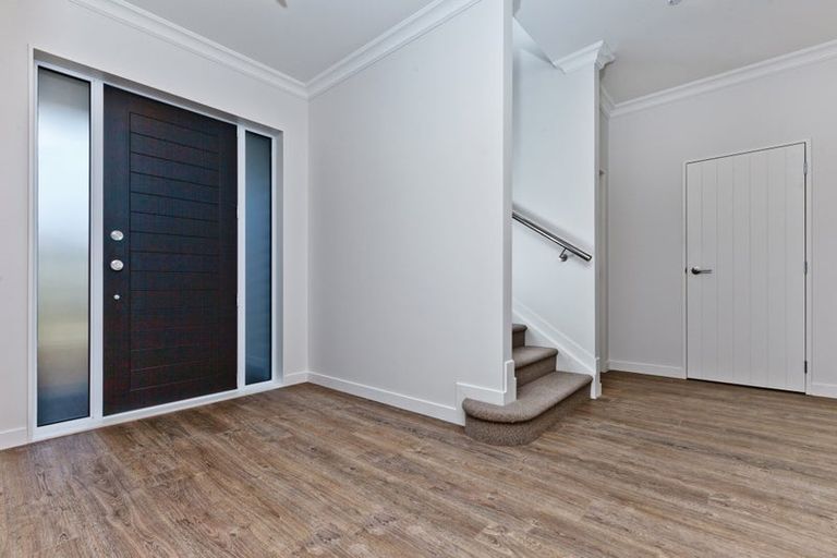 Photo of property in 10 Seafort Lane, Silverdale, 0932