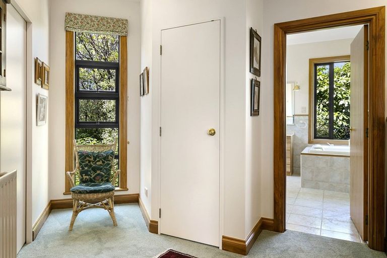 Photo of property in 40 Whakamoenga Point, Acacia Bay, Taupo, 3385