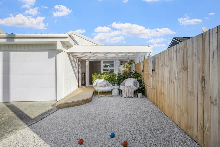 Photo of property in 2/4 Beach Road, Orewa, 0931